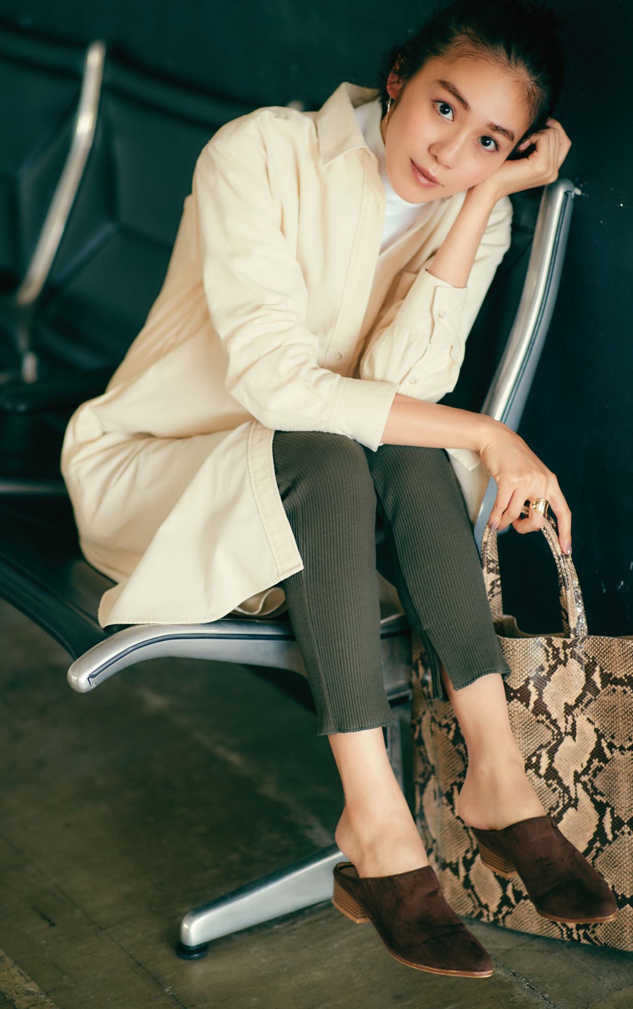 秋冬穿搭给人高级感的颜色搭配,针织罗纹套装怎么搭配