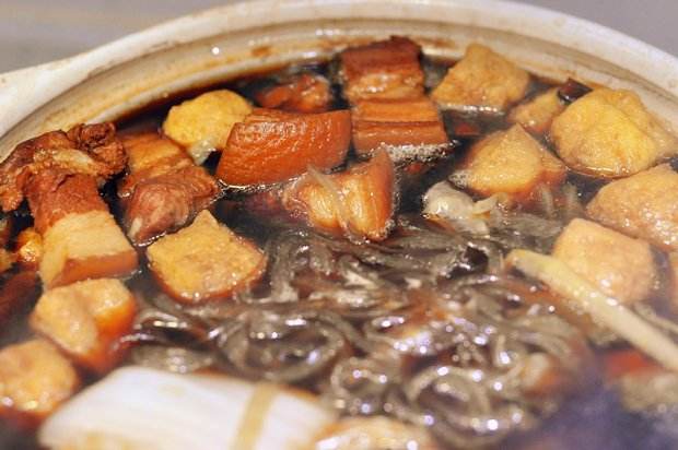 黑猪肉比普通猪肉好吗,黑肉土鸡营养价值