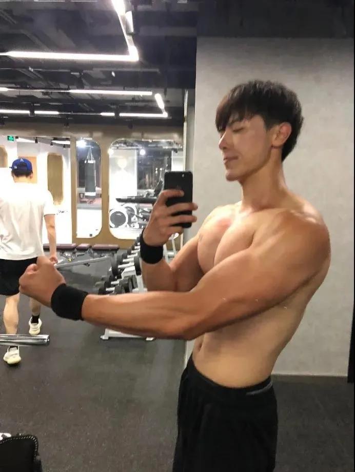 cos王者荣耀小哥,cos帅气的王者英雄