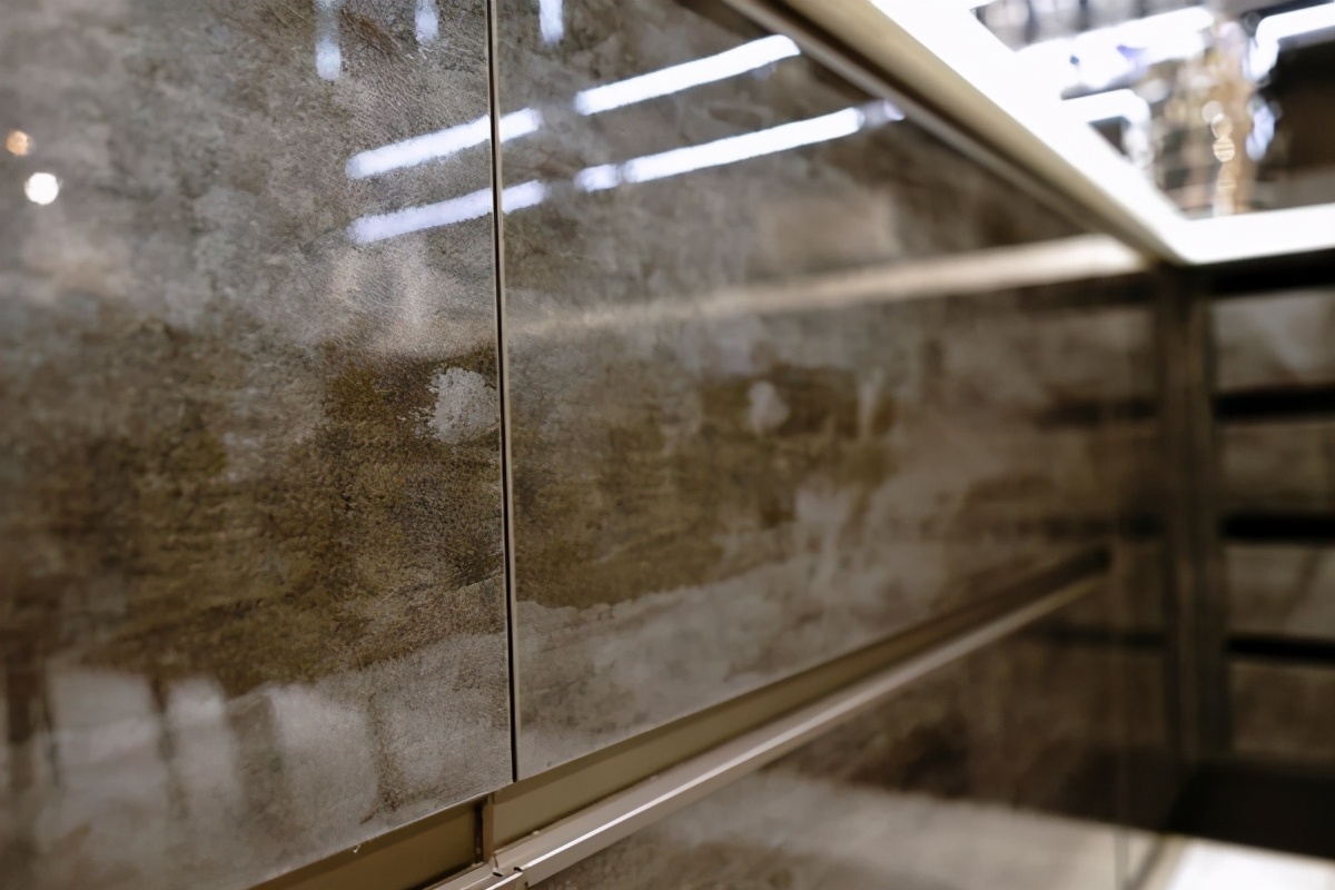 打柜子门板选择,墙壁柜用什么门板好