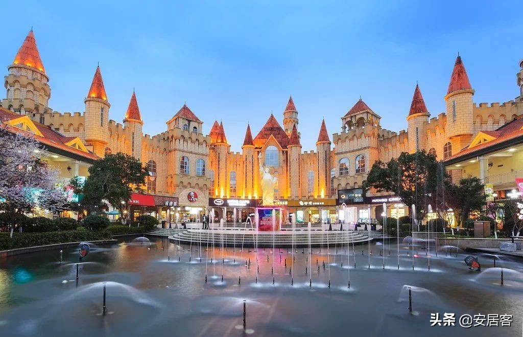 奥特莱斯购物中心早期以什么取胜,商业地产奥特莱斯