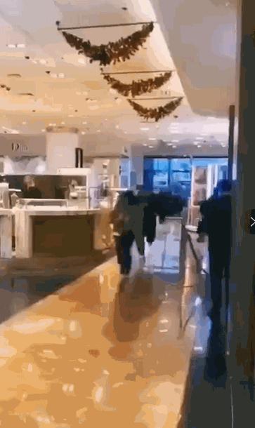 各路游客攻陷索菲亚,巴黎lv限购