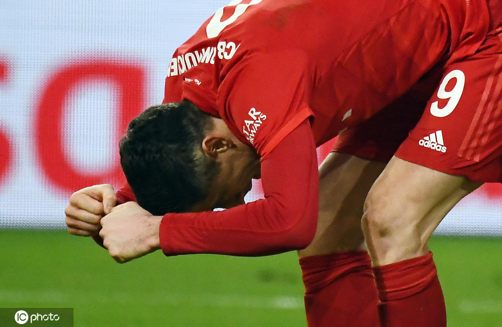 拜仁时隔四年战胜门兴,拜仁0比5惨败门兴阵容