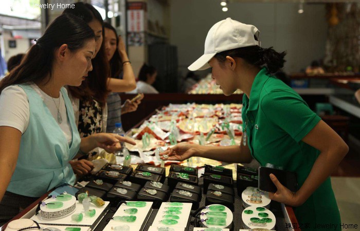 这几种假珠宝千万不能买,三步鉴别假珠宝