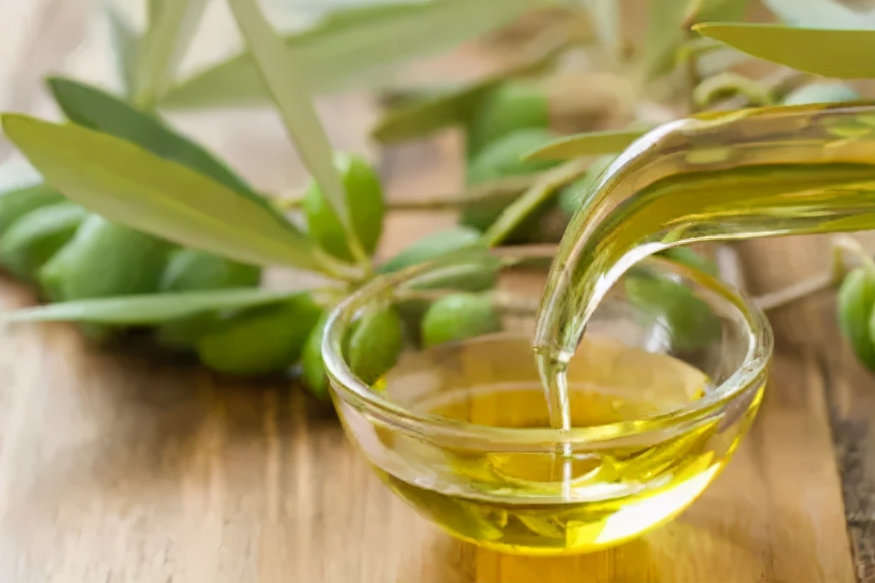 什么植物精油最好排行榜前十名 (植物精油怎么选)