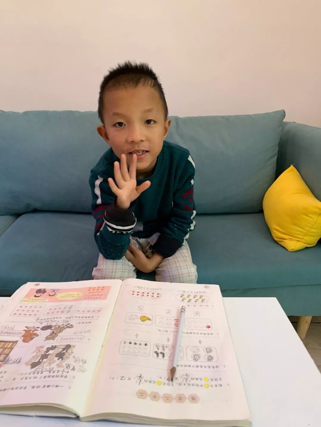 音符故事｜如果只能带三样东西，我选择带上书、带上爱、带上自由