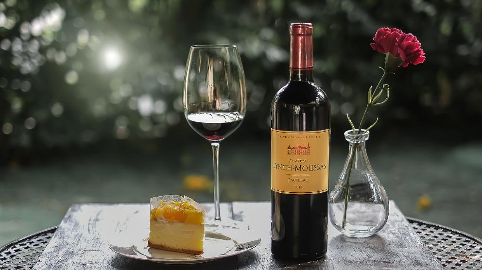 红酒醒酒之后可以倒满杯吗,红酒开瓶醒酒后能倒回去吗