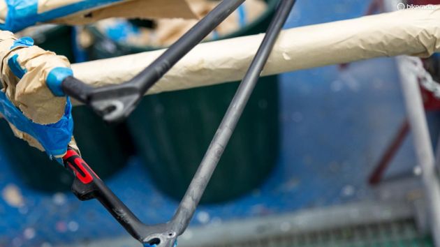 碳纤维自行车车身修复视频教程,碳纤维自行车针孔如何修复