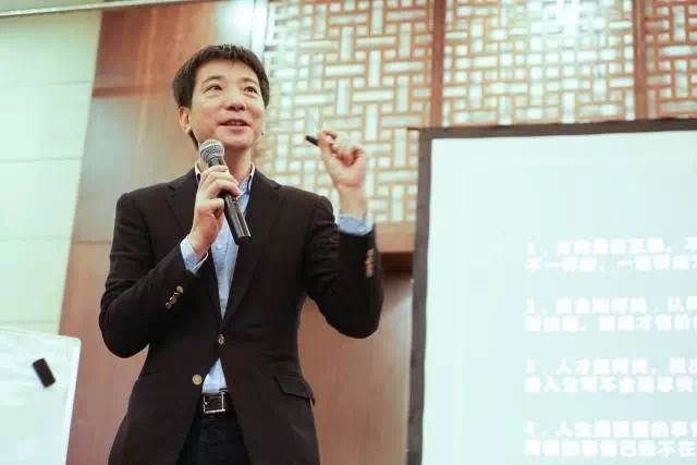 农村穷小子靠努力混成公司老板,穷小子靠炒股逆袭