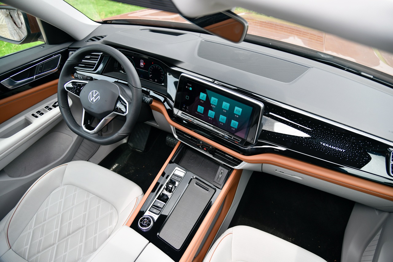 试驾|全新途昂家族内饰终于改变,给躺平青年打个样儿