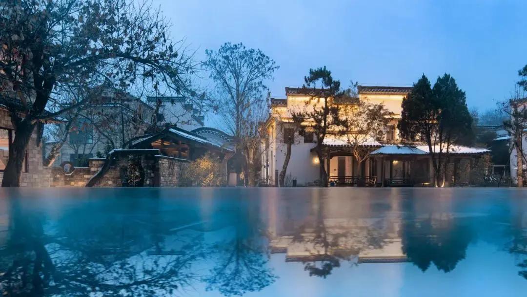 露天温泉小院精品,一房一厅庭院私家温泉