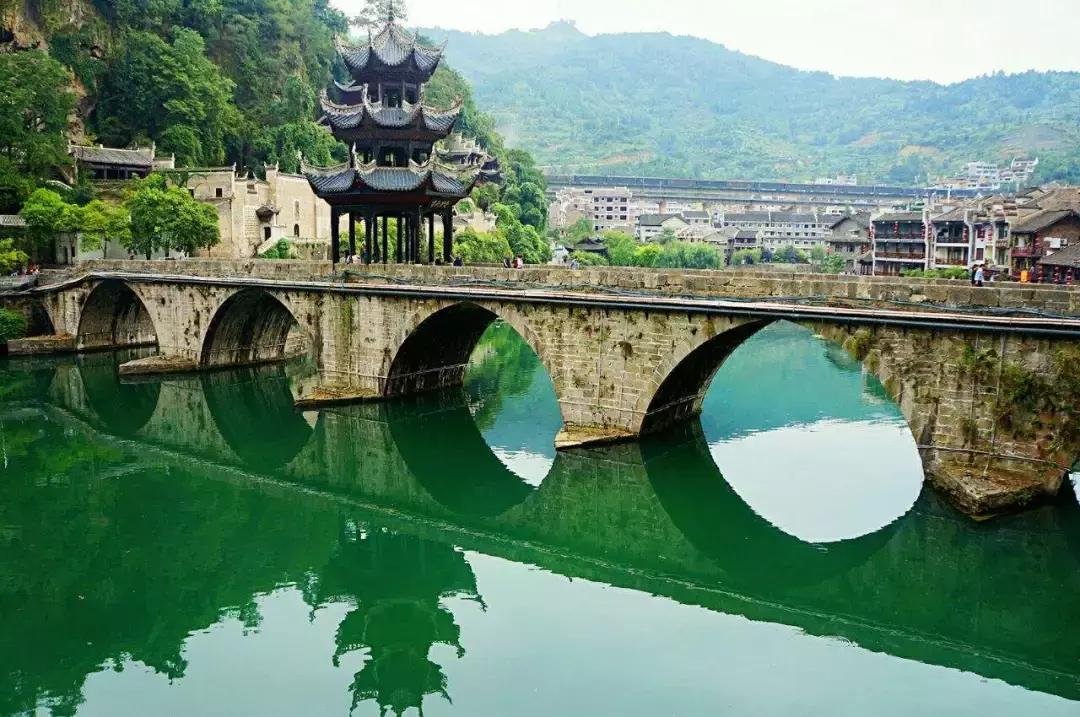 想去古城去哪里好,镇远古镇住宿攻略江景