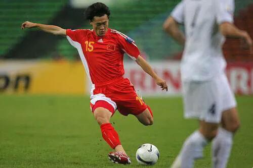 致敬老将!38岁前国脚成球队大腿,带队冲超,妻子是朝鲜族空姐