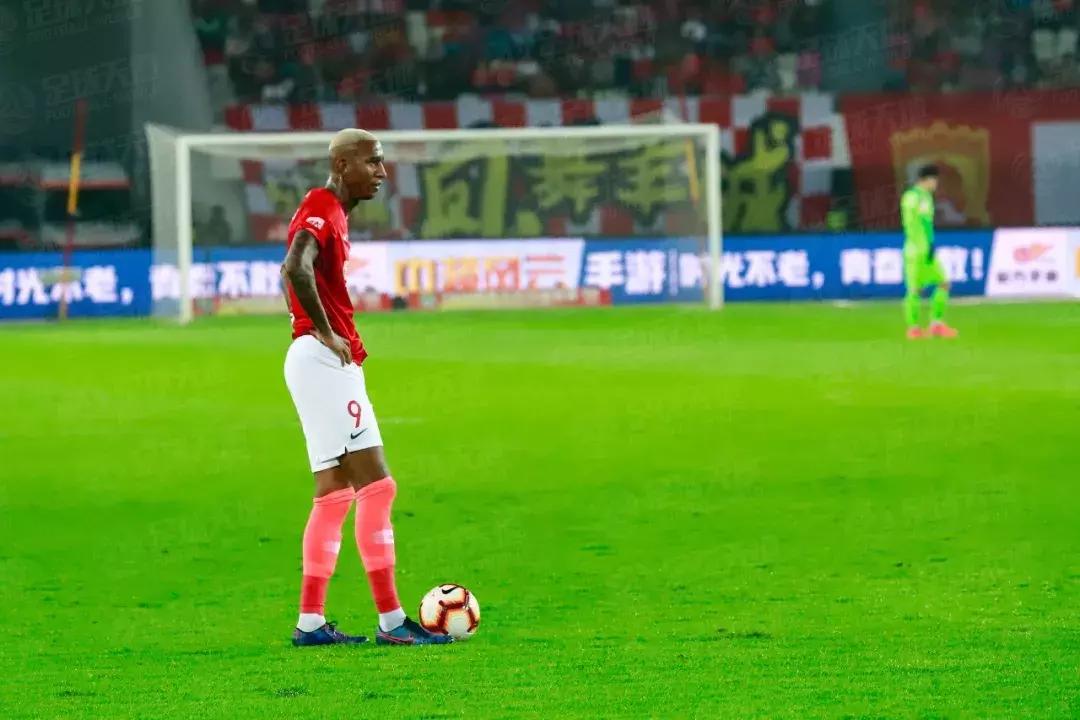 塔利斯卡对恒大比赛视频,恒大鲁能塔利斯卡