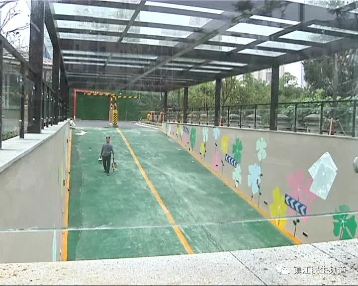 邯郸美的城顶楼漏水,美的城三期别墅