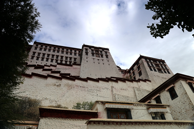 比天空更辽阔比白云更洁净比佛国更妩媚珠峰脚下的游记十