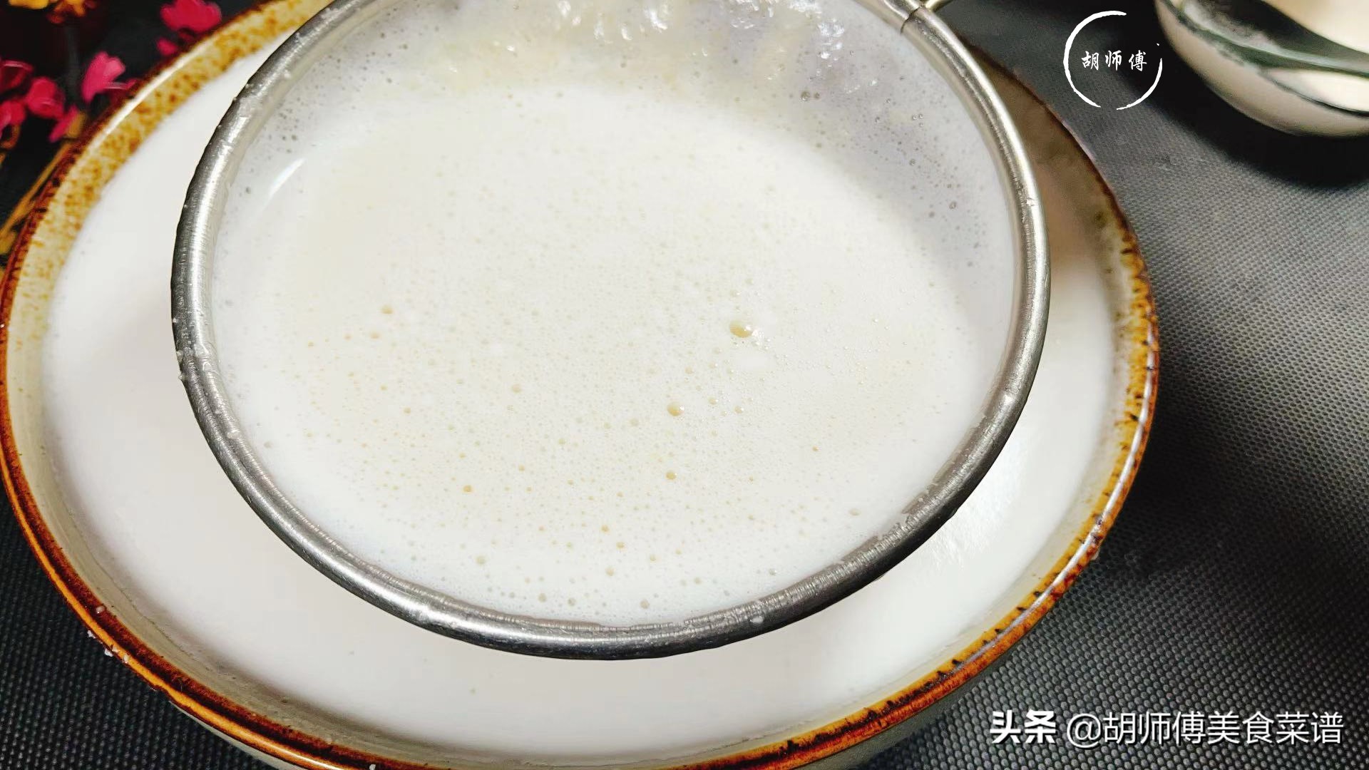 打豆浆时，最忌直接打黄豆！早餐店老板：多加1步，豆浆又浓又香