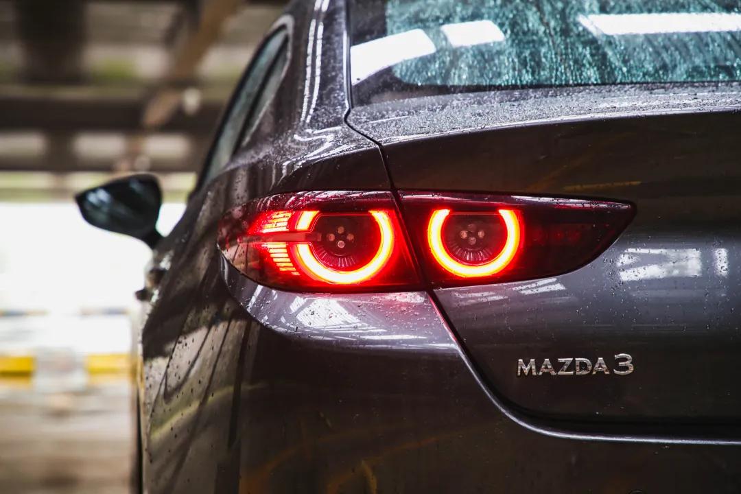 11.59万思域,思域的cvt和昂克赛拉的6at哪个好