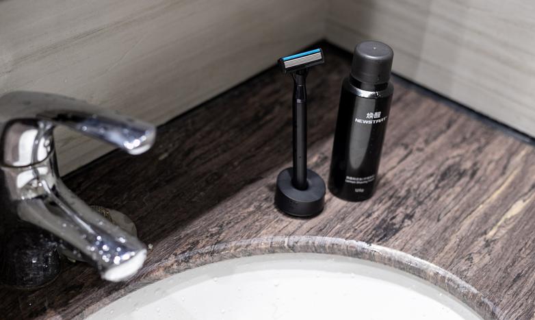 男人第一把“小钢炮”，德国工艺锻造，1秒斩断金属丝，米粉：牛