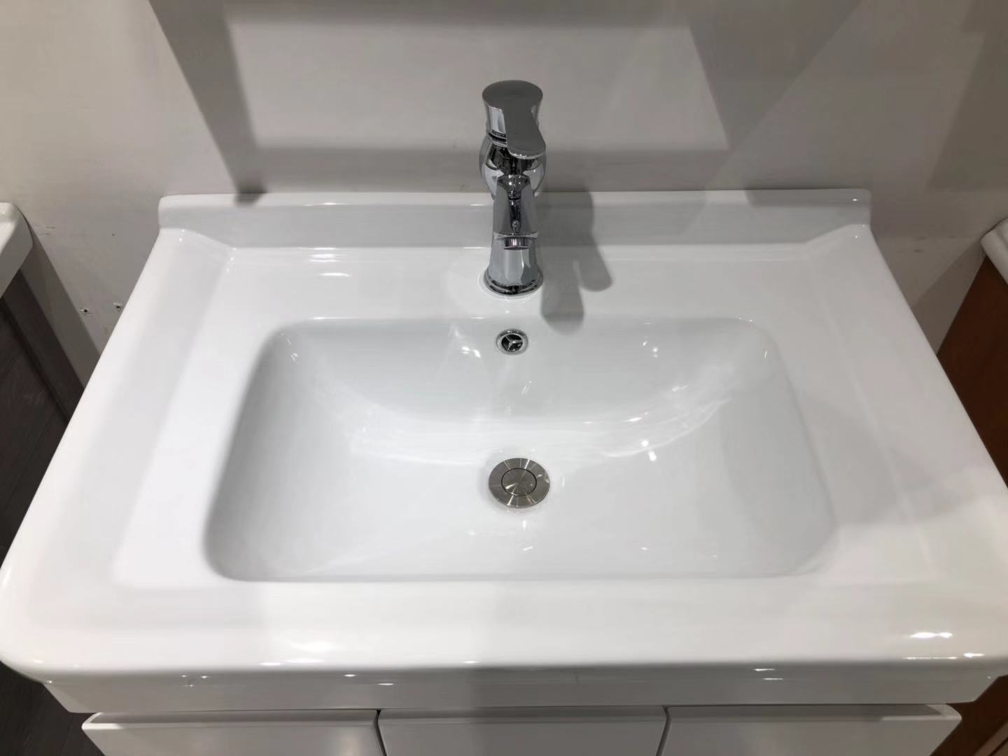 怎么选卫生间花洒马桶和浴柜,卫生间的马桶和淋浴柜怎么选