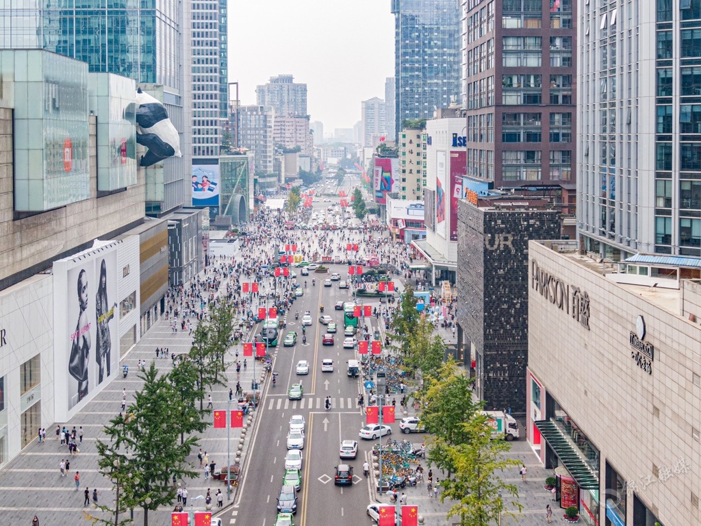 春熙路被评为高品位步行街,春熙路商圈从辉煌到衰败