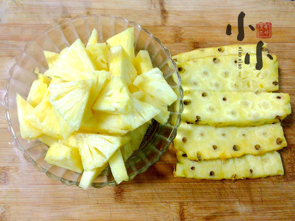 吃菠萝用盐水浸泡是为了什么,吃菠萝泡盐水正确吗