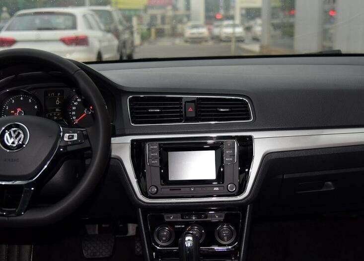 7万预算是选15年销量王的大众朗逸11年操控更好的马自达睿翼