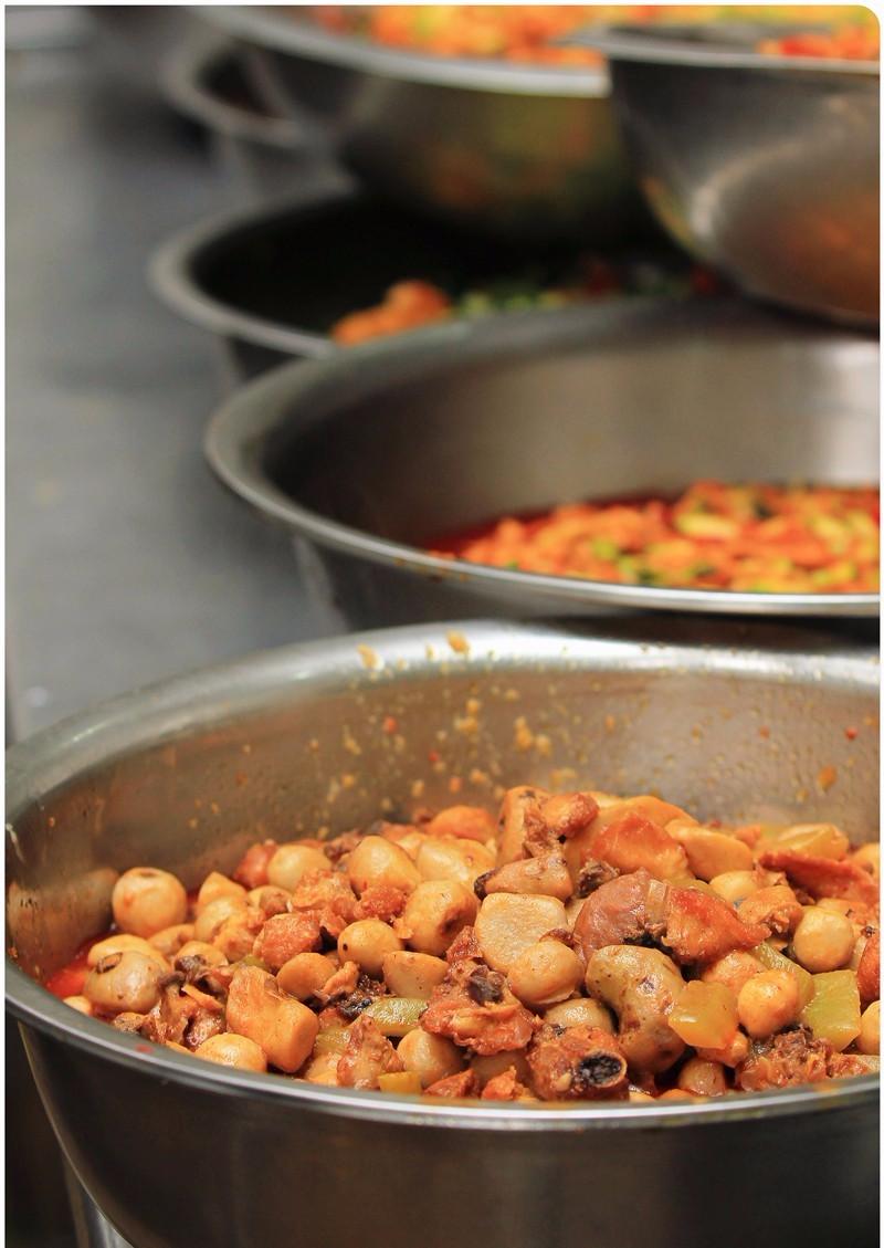 吃在“远航大酒楼”，绵阳学生的最高伙食标准