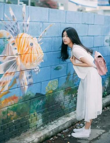 背后有背景却一直捧不红的女明星,却怎么都捧不红的4位女明星