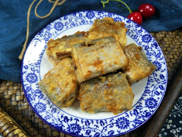 煎鱼的时候怎样煎不粘锅不脱皮,煎鱼不粘锅不破皮的正确方法