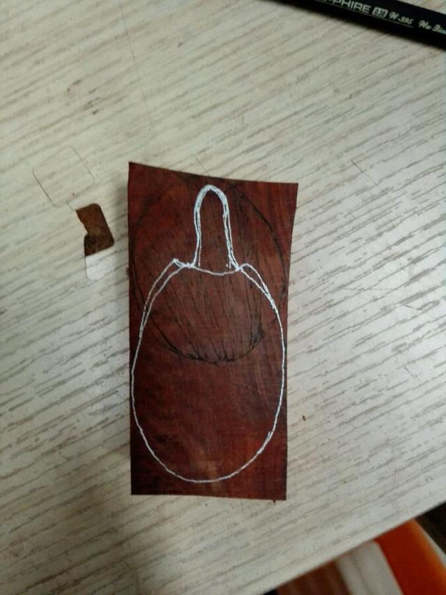 从朋友那抢了块料子，心情不好雕个乌龟王八蛋