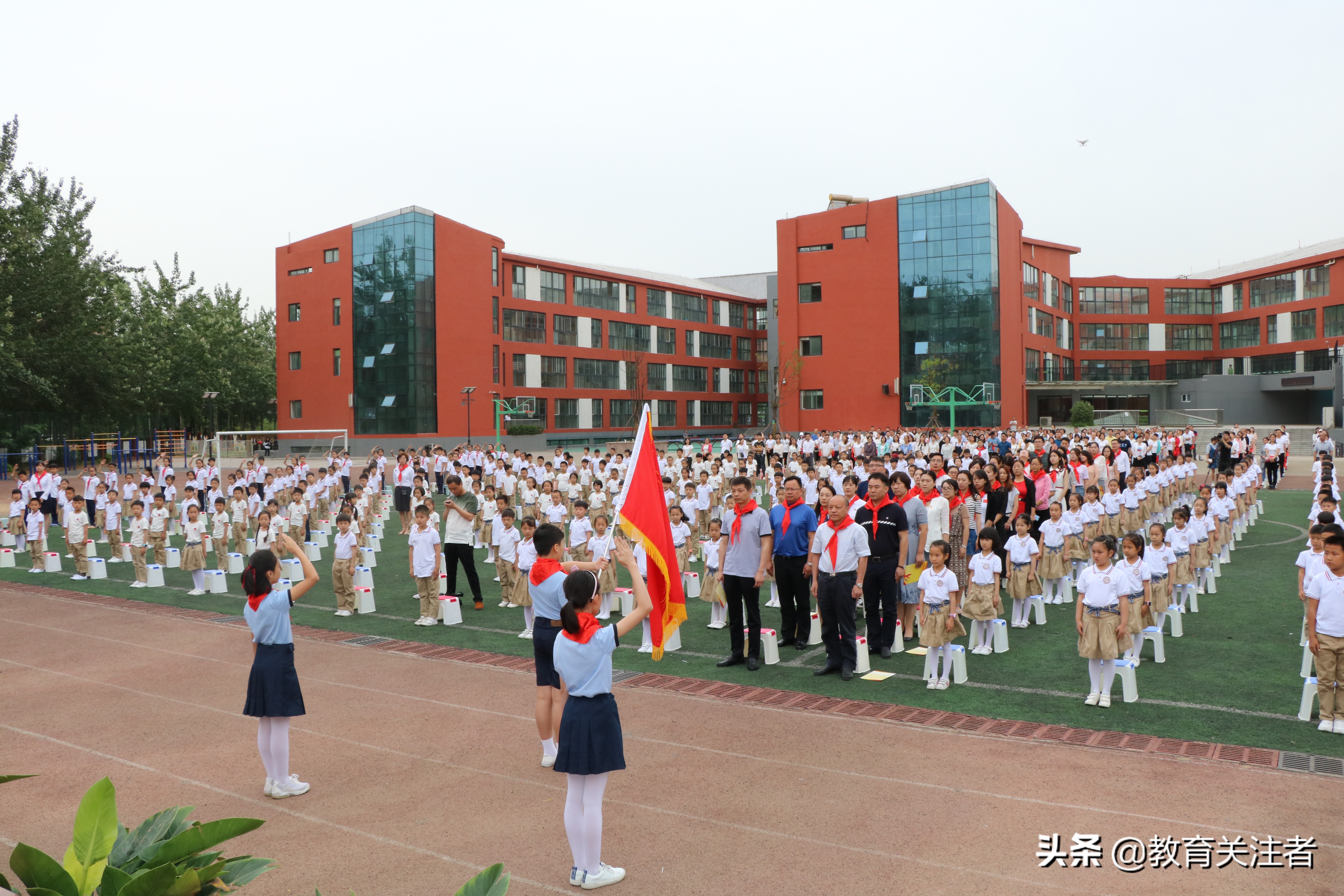 郑州昆丽河小学风采,郑东新区昆丽河小学2014届
