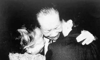 一落魄台籍老农回乡，中组部严肃调查：恢复*党**籍，享受干部待遇