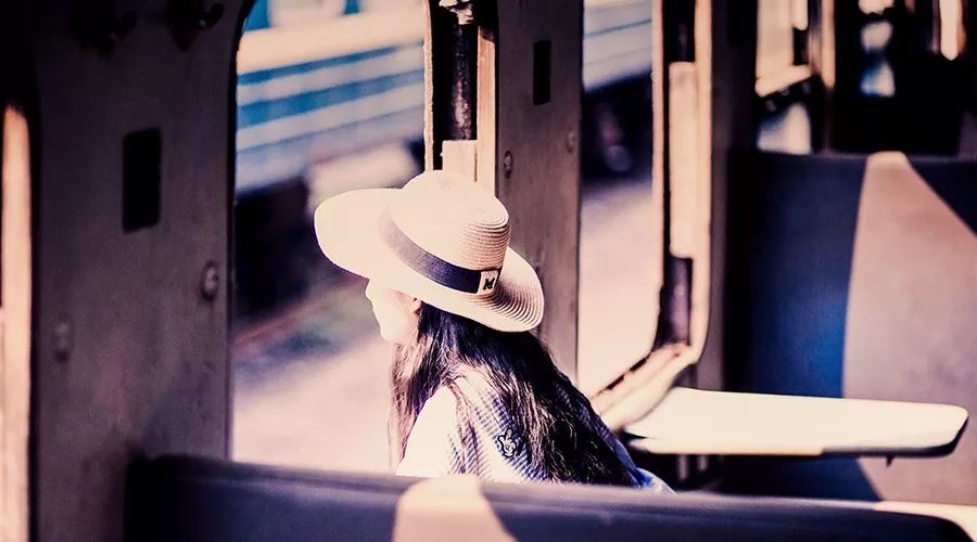 两个人慢慢的陌生了没话说了,两个人没话说了还有必要在一起吗