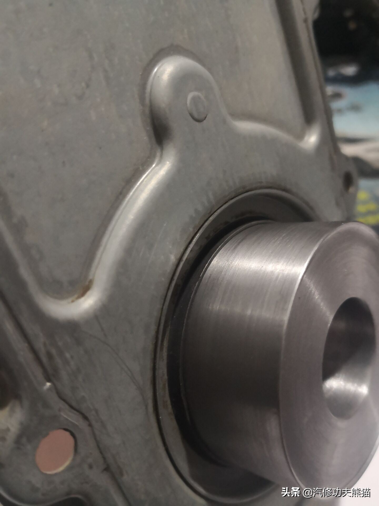 16款奥迪a6l2.5自吸发动机漏油,奥迪a6l2.4免拆烧机油处理靠谱吗