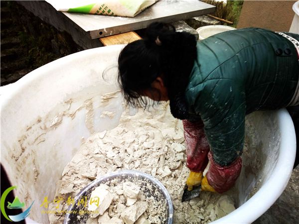 寿宁地瓜粉制作过程,寿宁煎泥鳅裹地瓜粉