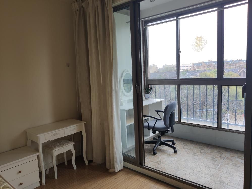 3号线租房房东直租,虹口足球场附近租房一室一厅