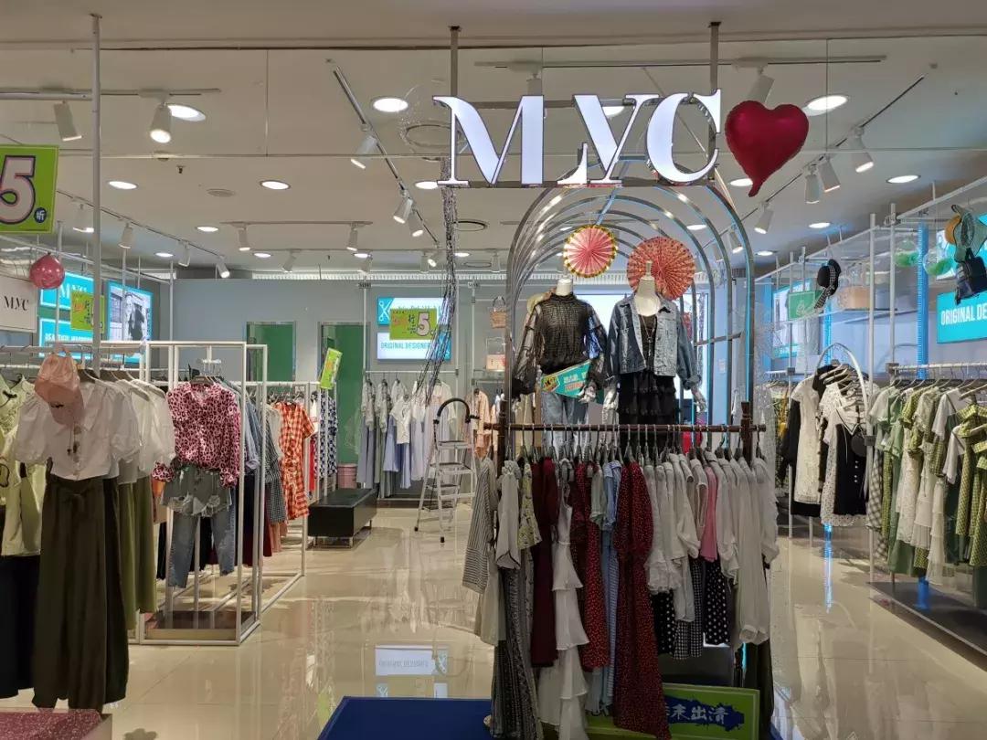 准大学生们！请收下来自郑州百货大楼的开学大礼包