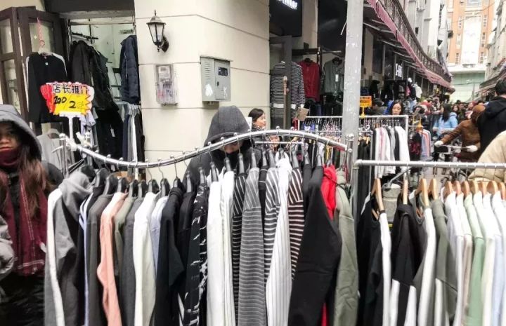 沧州服装批发市场哪个最大和便宜,广州服装服装批发市场