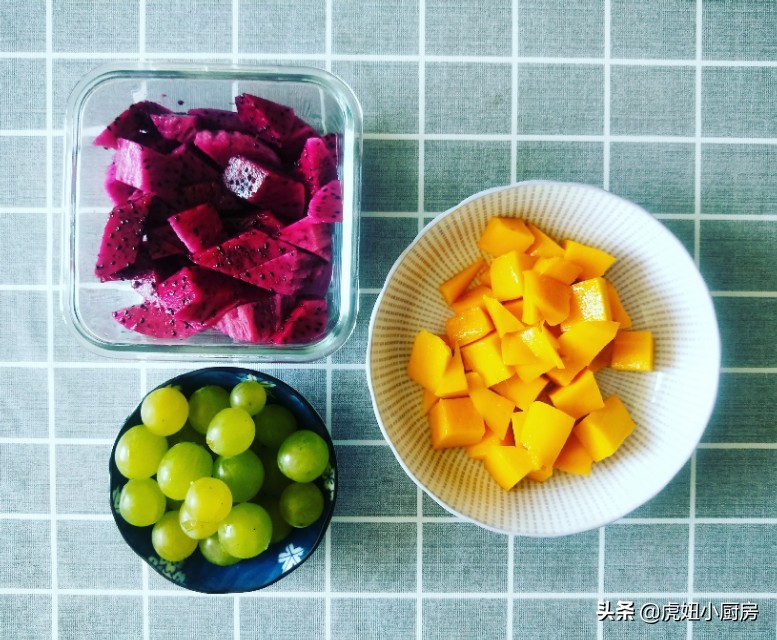 多种水果白凉粉果冻,夏日甜品自制水果白凉粉果冻