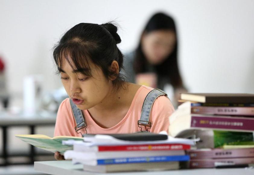 研究生毕业后和本科生差距大吗,准研究生告诉你学硕和专硕的区别