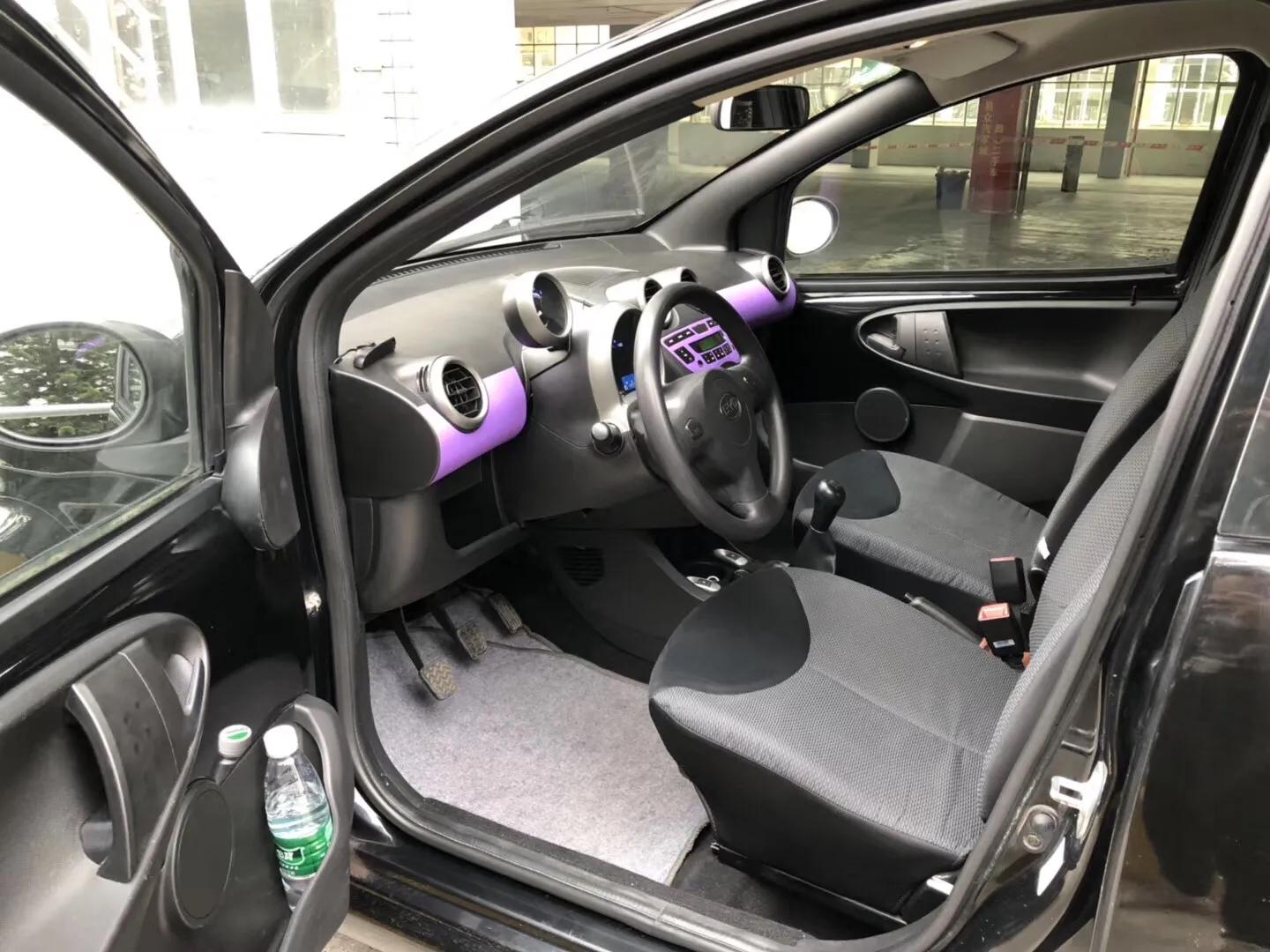 15年比亚迪f01.0自动是什么变速箱,13款比亚迪f0低配带无钥匙进入吗