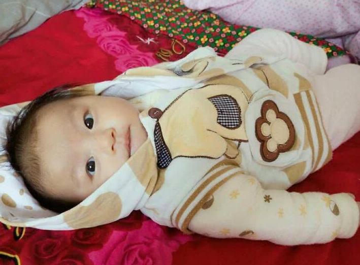 新生儿宝宝一直睡不稳,新生儿总得抱着睡不踏实咋回事