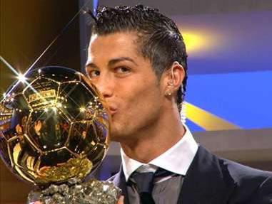 足坛收入榜c罗居首,世界足坛年薪top10