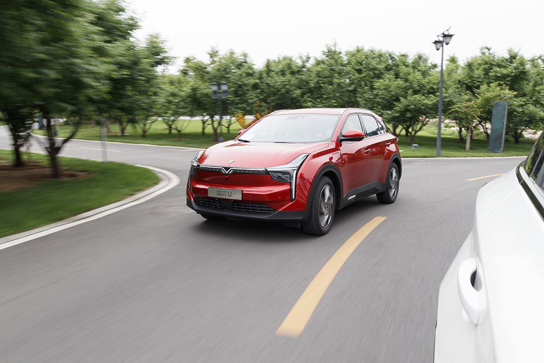 哪吒u新能源汽车推荐2021驾驭版,透明a柱的车