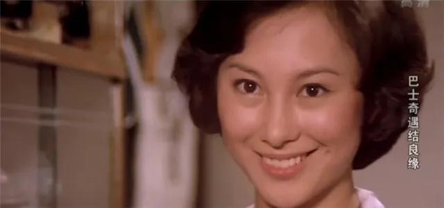 《巴士奇遇结良缘》：引进内地最早的一批港片，男主演过无间道2