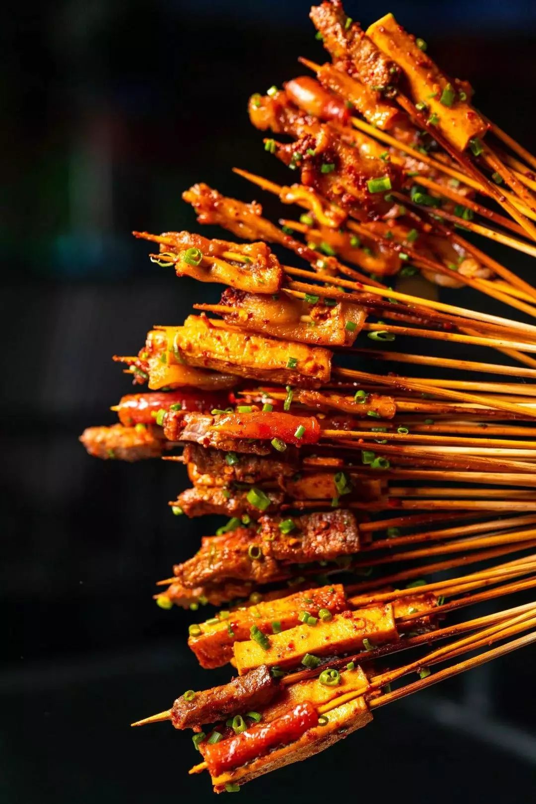 “酒鬼少女”特邀，900公里外的成都网红酒馆终于空降昆明