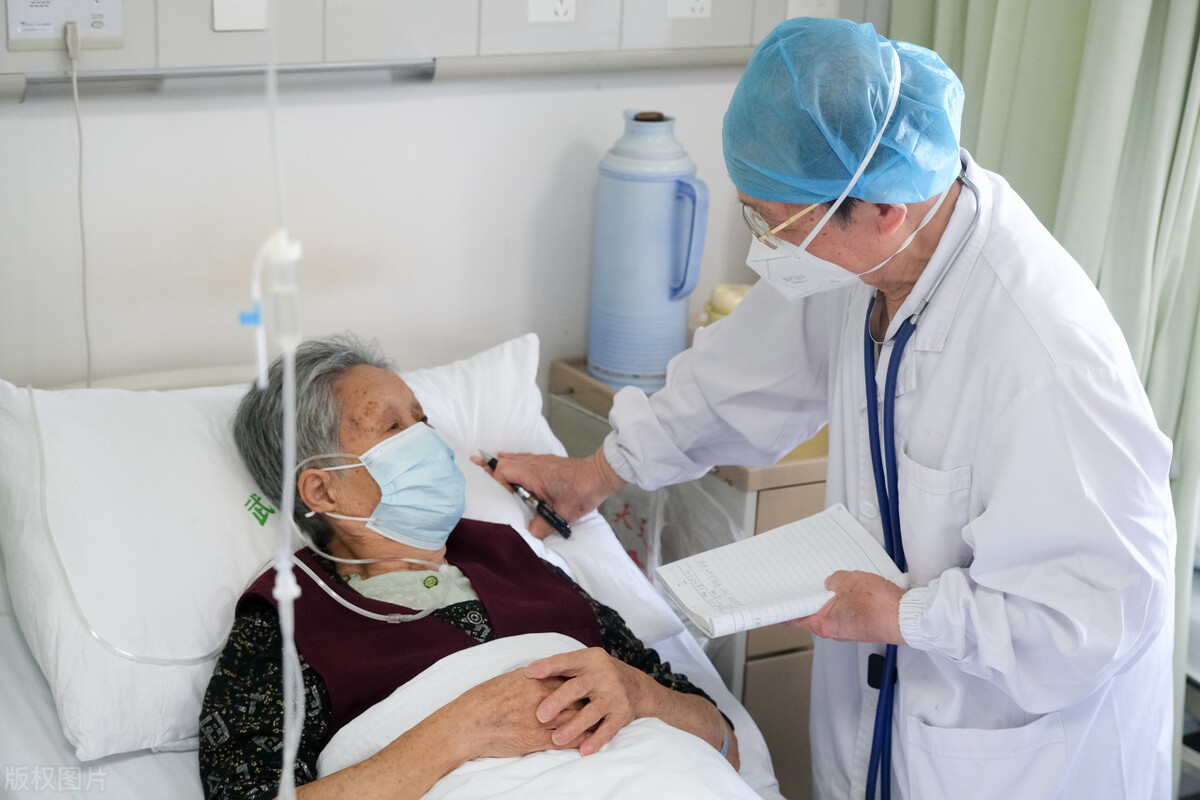 发现尿蛋白2加可以治好吗,肾出现蛋白尿是哪里出了问题