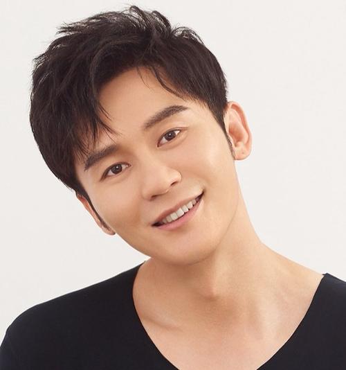 李晨送心形石头,李晨捡到一颗心形石