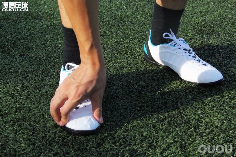 美津浓rebulav3ag,美津浓rebulav2和v3的区别